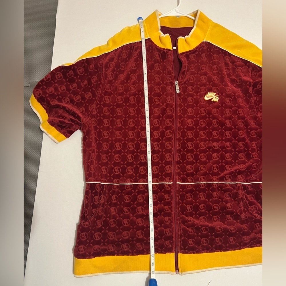 Men’s Nike Maroon and Yellow Zip-Up Shirt - Picture 5 of 7